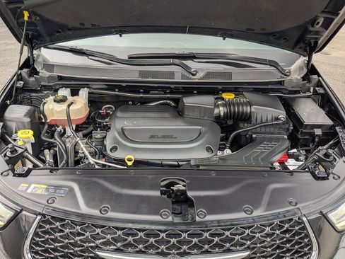 Used 2023 Chrysler Pacifica Limited image 28