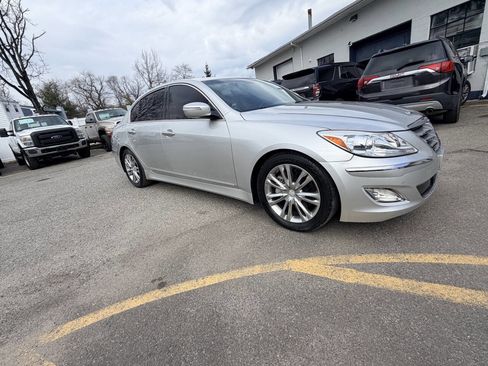 Used 2012 Hyundai Genesis 3.8 w/ Premium Pkg image 6