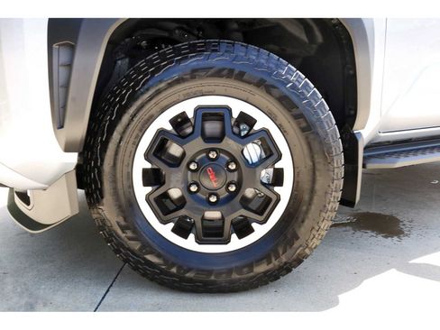 Used 2025 Toyota 4Runner TRD Off-Road AWD/4WD image 29