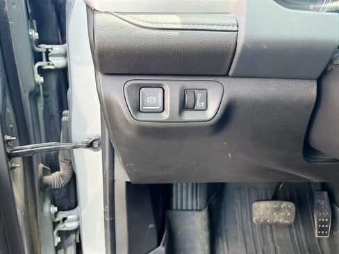 Used 2023 GMC Acadia SLE w/ Driver Convenience Package AWD/4WD image 10