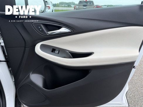 Used 2022 Buick Encore GX Select FWD image 49