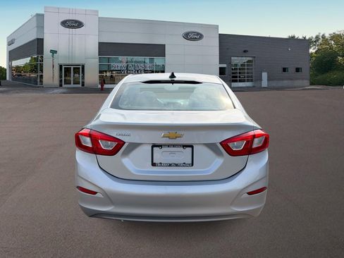 Used 2016 Chevrolet Cruze LS FWD image 10