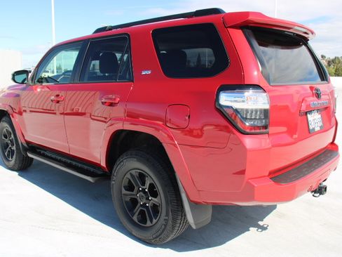Used 2021 Toyota 4Runner SR5 Premium w/ Moonroof Package AWD/4WD image 6