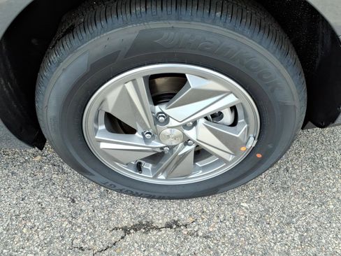 New 2026 Hyundai Elantra SE image 5