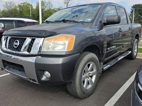 Used 2011 Nissan Titan SV w/ SV Value Truck Pkg AWD/4WD image 1