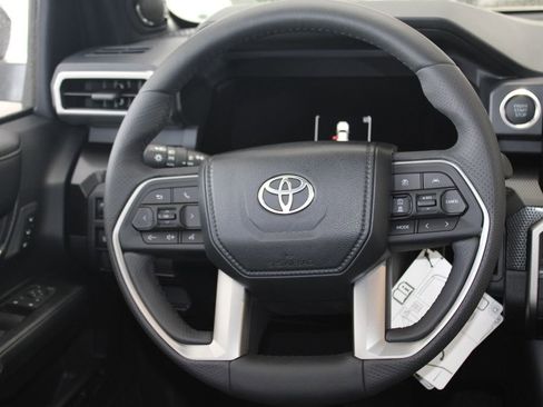 New 2026 Toyota 4Runner Limited AWD/4WD image 28