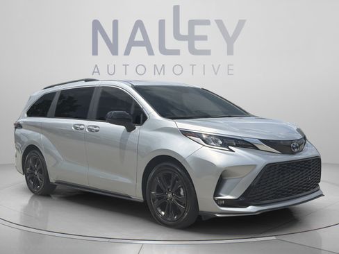 Certified 2023 Toyota Sienna XSE FWD image 6