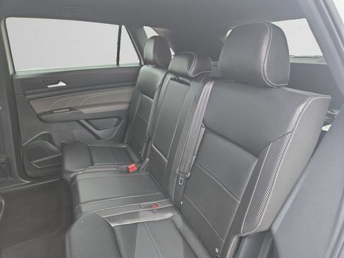 Used 2022 Volkswagen Atlas Cross Sport SE image 14