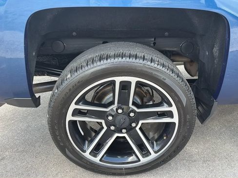 Used 2017 Chevrolet Silverado 1500 LT w/ LPO, Black Pack AWD/4WD image 13