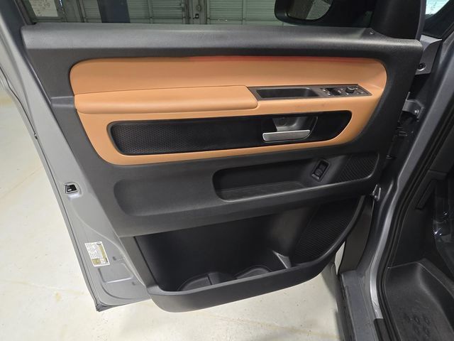 Used 2025 Volkswagen ID. Buzz Pro S RWD image 16