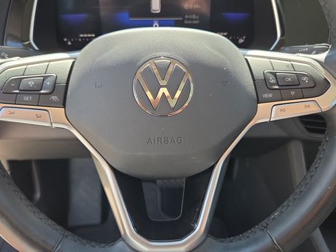 Used 2023 Volkswagen Jetta SE w/ Panoramic Sunroof Package FWD image 24