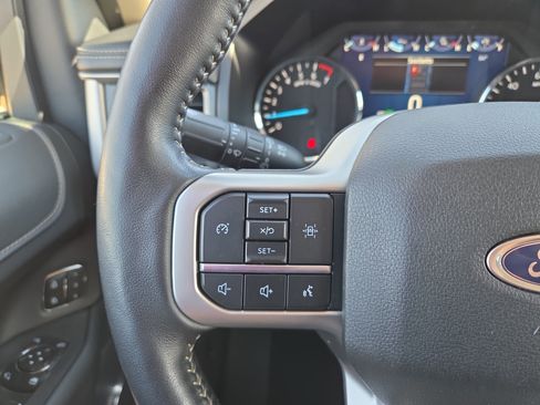 Used 2024 Ford Expedition Max XLT image 13