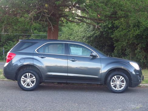 Used 2010 Chevrolet Equinox LS FWD image 10