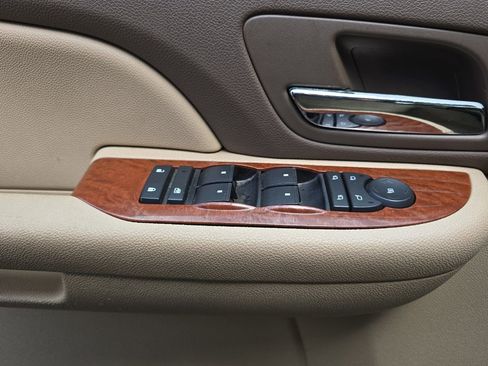 Used 2007 GMC Sierra 1500 SLT w/ Entertainment Package AWD/4WD image 11