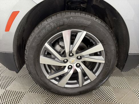 Used 2023 Chevrolet Equinox Premier AWD/4WD image 13