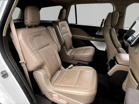 Used 2020 Lincoln Aviator Reserve w/ Equipment Group 202A AWD/4WD image 24