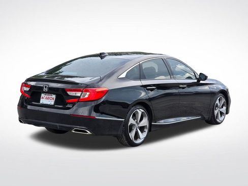 Used 2018 Honda Accord Touring image 16