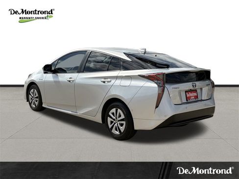 Used 2018 Toyota Prius Four image 7