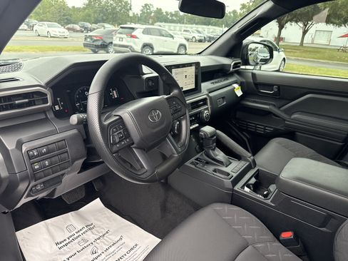 Used 2025 Toyota Tacoma SR image 15