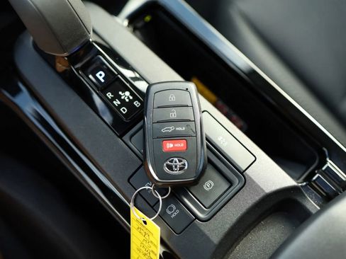 Used 2024 Toyota Prius Limited image 31