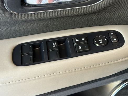 Used 2021 Honda HR-V EX image 13