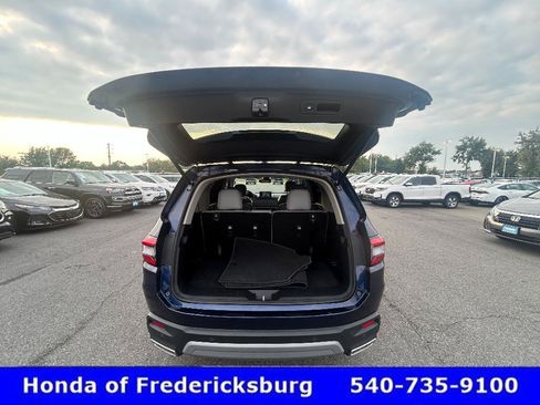 Used 2025 Honda Pilot Touring image 11
