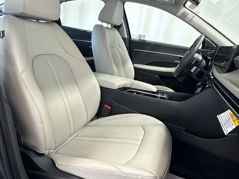 Certified 2025 Hyundai Sonata Limited image 19