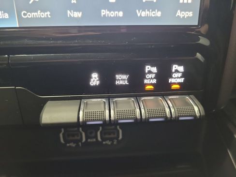Used 2023 RAM 1500 Laramie AWD/4WD image 45