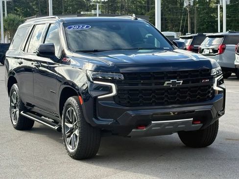 Used 2024 Chevrolet Tahoe Z71 w/ Luxury Package AWD/4WD image 7