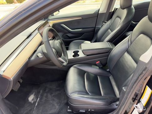 Used 2022 Tesla Model 3 Standard Range image 8