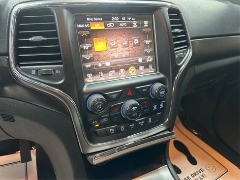 Used 2017 Jeep Grand Cherokee Altitude AWD/4WD image 23