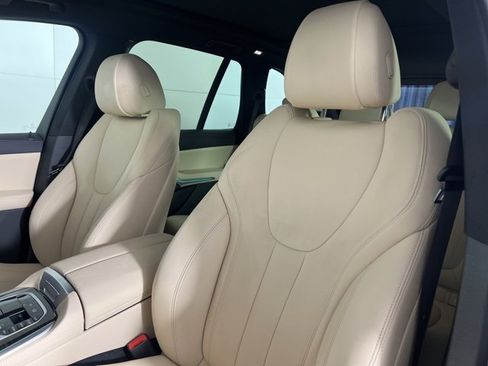 Used 2021 BMW X5 xDrive40i w/ Premium Package image 21