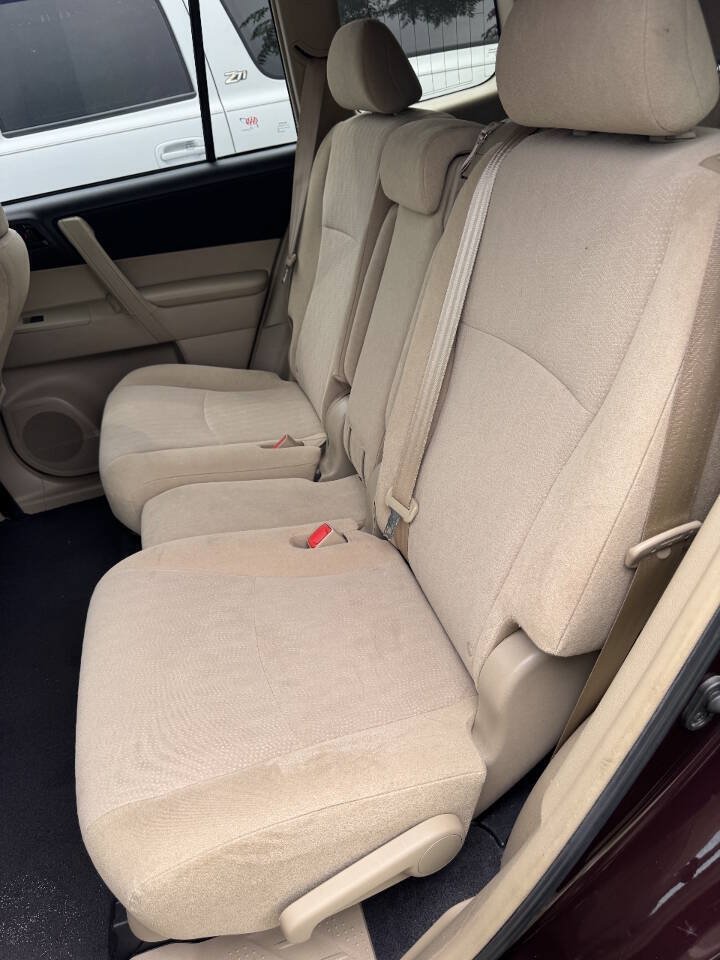 Used 2013 Toyota Highlander 4WD w/ Cold Weather Pkg image 15