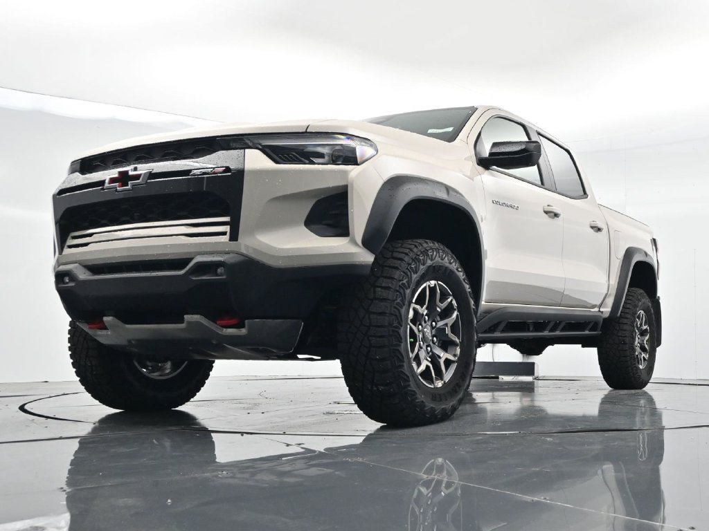 New 2026 Chevrolet Colorado ZR2 w/ Technology Package AWD/4WD image 27