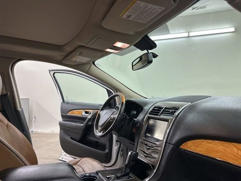 Used 2014 Lincoln MKX AWD w/ Equipment Group 101A image 19