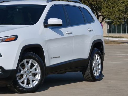Used 2015 Jeep Cherokee Latitude image 19