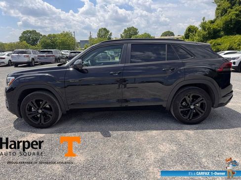 Used 2025 Volkswagen Atlas Cross Sport SEL R-Line AWD/4WD image 2