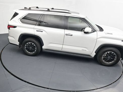 Used 2023 Toyota Sequoia Limited w/ TRD Off-Road Package AWD/4WD image 17