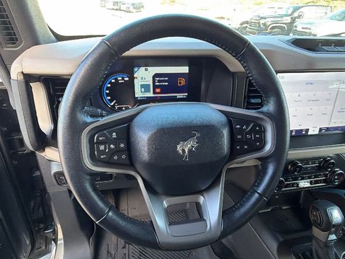Used 2023 Ford Bronco Wildtrak image 15