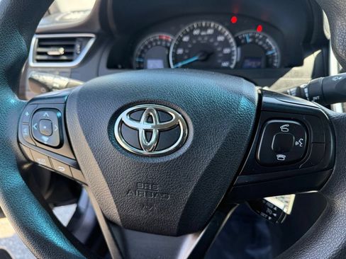 Used 2015 Toyota Camry LE FWD image 25