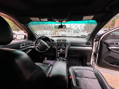 Used 2016 Ford Explorer Sport image 10