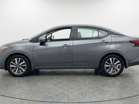 Used 2025 Nissan Versa SV image 5