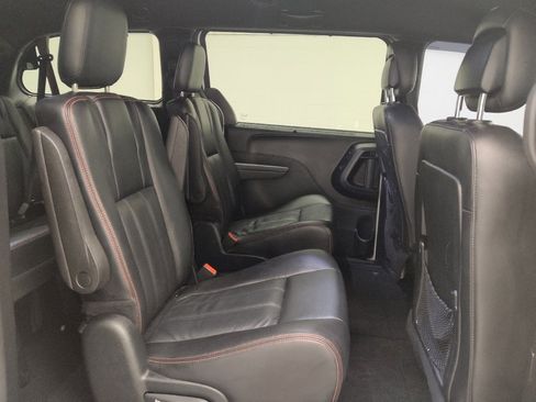 Used 2017 Dodge Grand Caravan GT image 19
