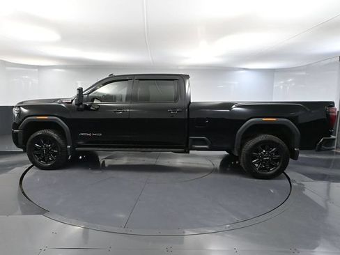 Used 2024 GMC Sierra 2500 AT4 w/ AT4 Preferred Package AWD/4WD image 11
