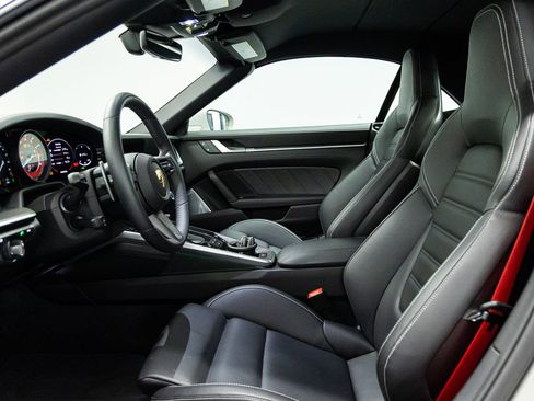 Used 2025 Porsche 911 Turbo S w/ 911 Turbo Sportdesign Package image 28