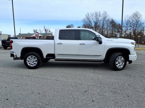 Used 2025 Chevrolet Silverado 2500 High Country w/ Z71 Off-Road Package image 3
