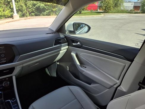 Used 2024 Volkswagen Jetta SE FWD image 24