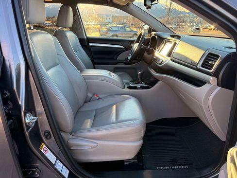 Used 2015 Toyota Highlander XLE image 33