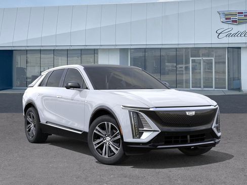 New 2026 Cadillac Lyriq Luxury AWD/4WD image 7