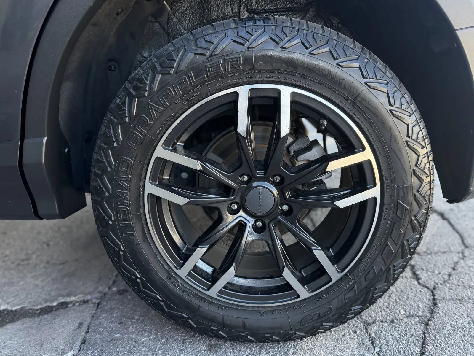 Used 2018 Toyota RAV4 XLE AWD/4WD image 38